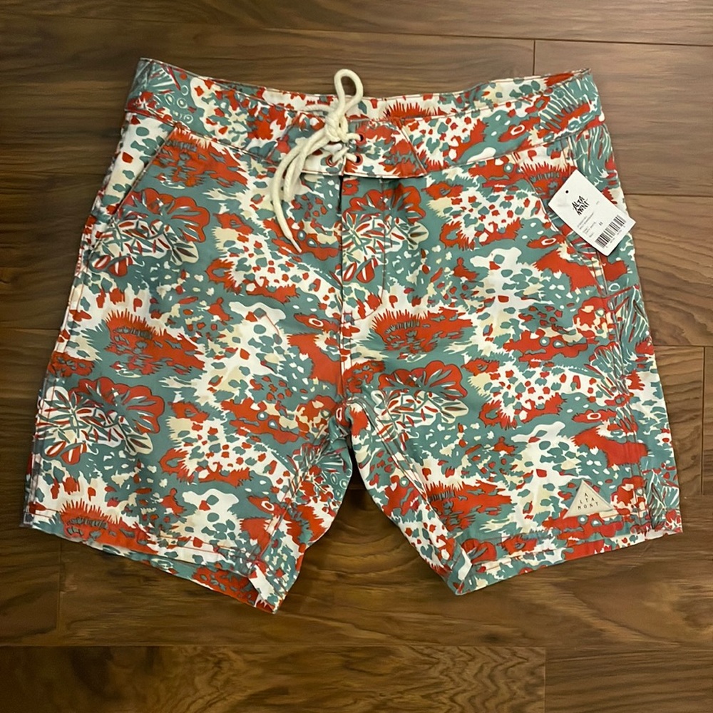 Altamont surf style shorts NWT size 32